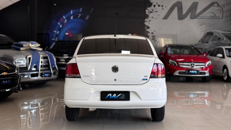 VOYAGE 1.6 MI TREND 8V FLEX 4P MANUAL - 2009 - ESTâNCIA VELHA