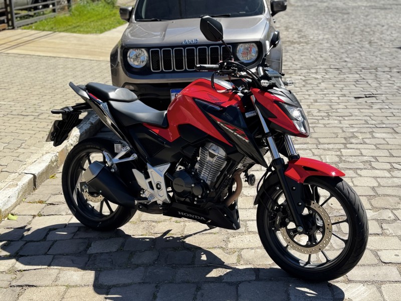 CB 300F TWISTER CBS - 2023 - CAXIAS DO SUL