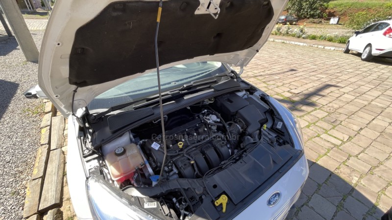 FOCUS 2.0 TITANIUM 16V FLEX 4P AUTOMÁTICO - 2017 - VILA FLORES