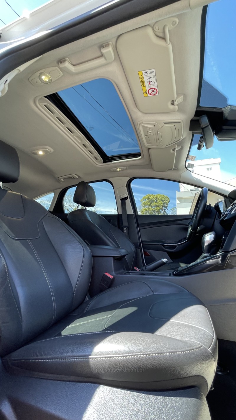 FOCUS 2.0 TITANIUM 16V FLEX 4P AUTOMÁTICO - 2017 - VILA FLORES