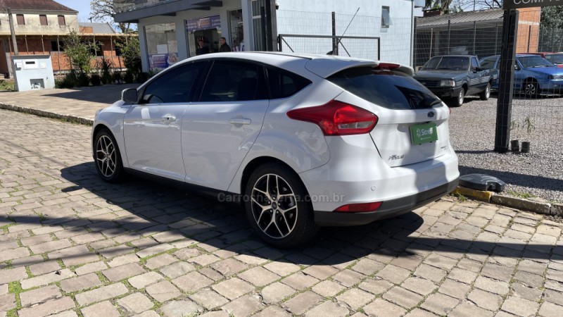 FOCUS 2.0 TITANIUM 16V FLEX 4P AUTOMÁTICO - 2017 - VILA FLORES