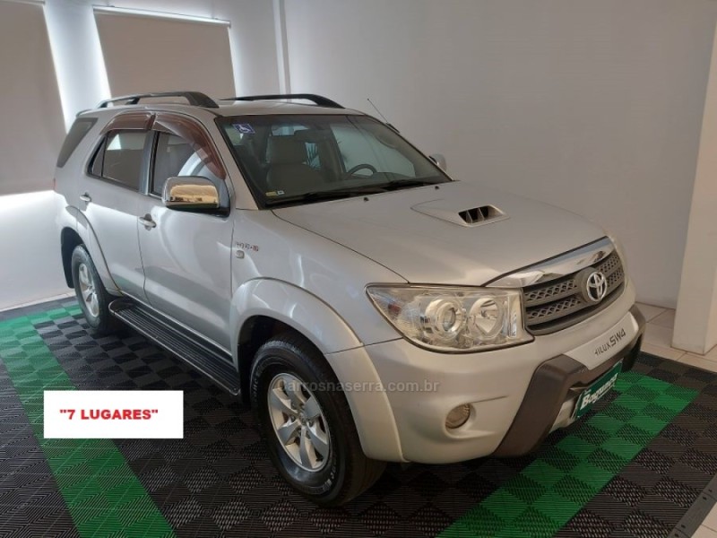 HILUX SW4 3.0 SRV 4X4 7 LUGARES 16V TURBO INTERCOOLER DIESEL 4P AUTOMÁTICO