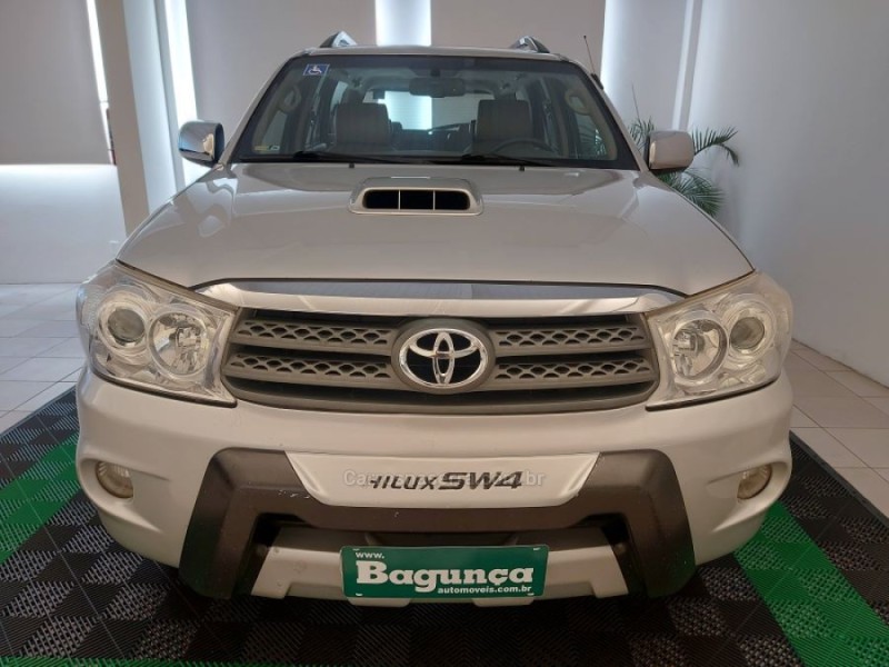 HILUX SW4 3.0 SRV 4X4 7 LUGARES 16V TURBO INTERCOOLER DIESEL 4P AUTOMÁTICO - 2010 - NOVO HAMBURGO
