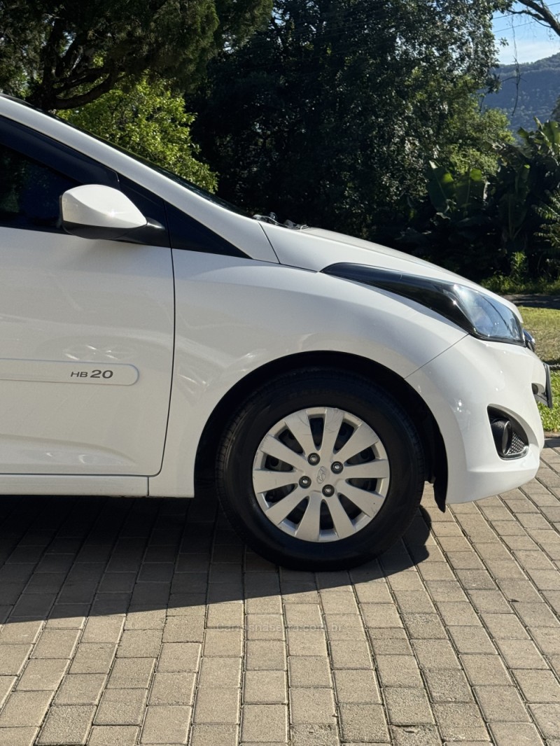 HB20 1.0 COMFORT PLUS 12V FLEX 4P MANUAL - 2015 - ENCANTADO