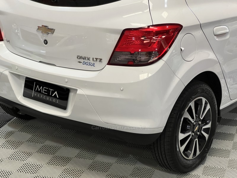ONIX 1.4 MPFI LTZ 8V FLEX 4P MANUAL - 2015 - BENTO GONçALVES