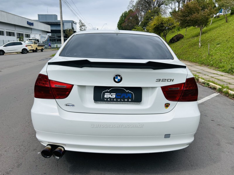 320I 2.0 16V GASOLINA 4P AUTOMÁTICO - 2011 - BENTO GONçALVES