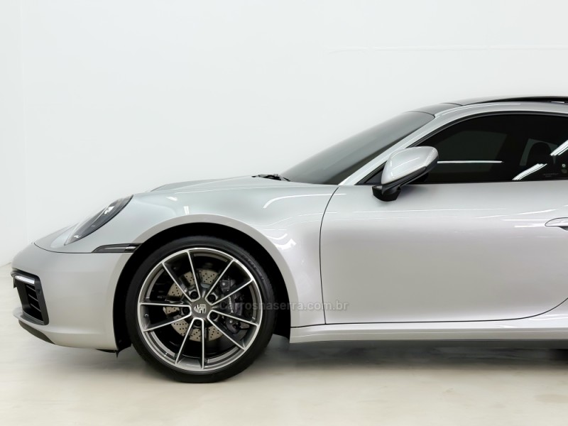 911 3.0 CARRERA COUPÉ AUTOMÁTICO - 2024 - CAXIAS DO SUL