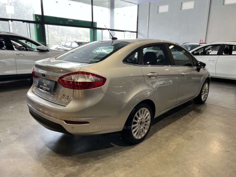 FIESTA 1.6 TITANIUM SEDAN 16V FLEX 4P AUTOMÁTICO - 2015 - CAXIAS DO SUL