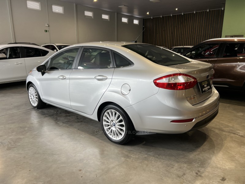 FIESTA 1.6 TITANIUM SEDAN 16V FLEX 4P AUTOMÁTICO - 2015 - CAXIAS DO SUL