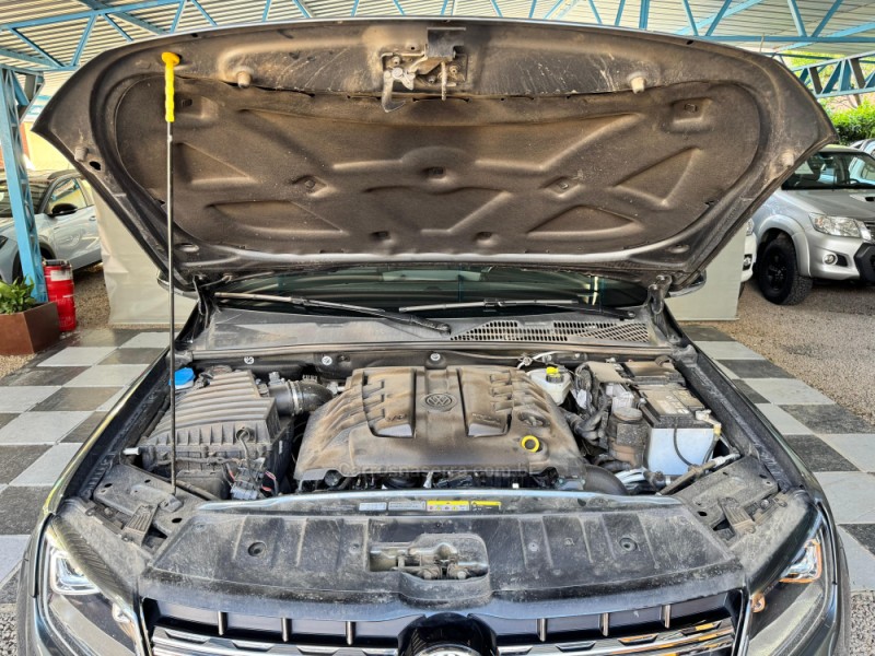 AMAROK 3.0 V6 EXTREME CD DIESEL 4X4 AT 4P AUTOMÁTICO - 2023 - NOVA PRATA