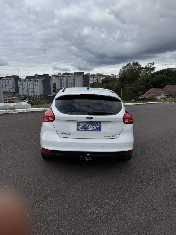 FOCUS 2.0 TITANIUM HATCH 16V FLEX 4P AUTOMÁTICO - 2016 - FARROUPILHA