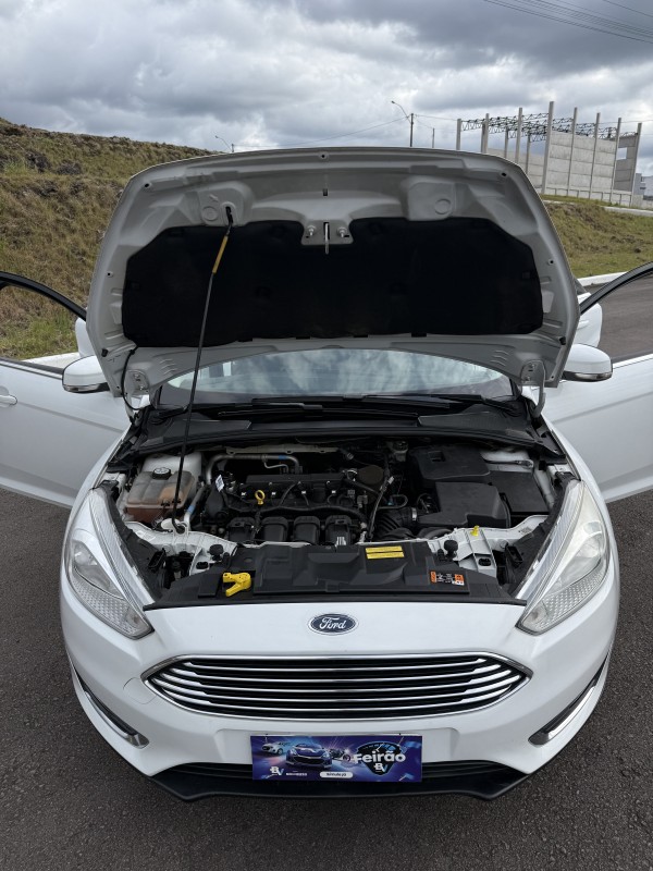 FOCUS 2.0 TITANIUM HATCH 16V FLEX 4P AUTOMÁTICO - 2016 - FARROUPILHA
