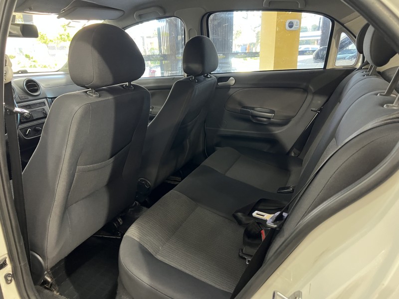VOYAGE 1.6 MI TREND 8V FLEX 4P MANUAL - 2013 - CAXIAS DO SUL