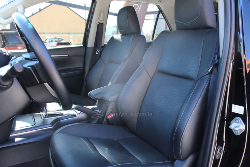 HILUX SW4 2.8 SRX 4X4 7 LUGARES 16V TURBO INTERCOOLER DIESEL 4P AUTOMÁTICO - 2022 - CAXIAS DO SUL