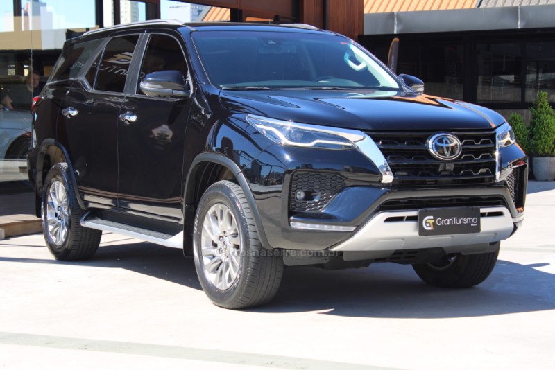 HILUX SW4 2.8 SRX 4X4 7 LUGARES 16V TURBO INTERCOOLER DIESEL 4P AUTOMÁTICO - 2022 - CAXIAS DO SUL