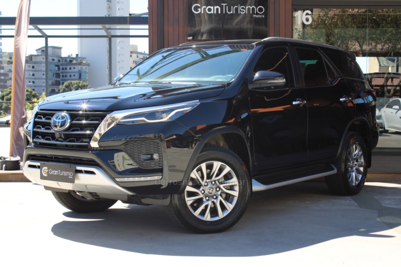 HILUX SW4 2.8 SRX 4X4 7 LUGARES 16V TURBO INTERCOOLER DIESEL 4P AUTOMÁTICO