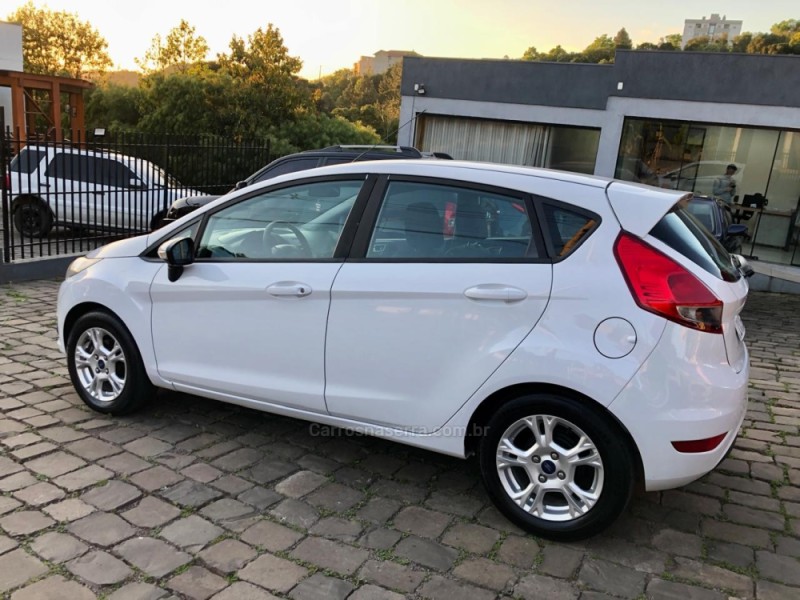 FIESTA 1.5 SE HATCH 16V FLEX 4P MANUAL - 2016 - SERAFINA CORRêA