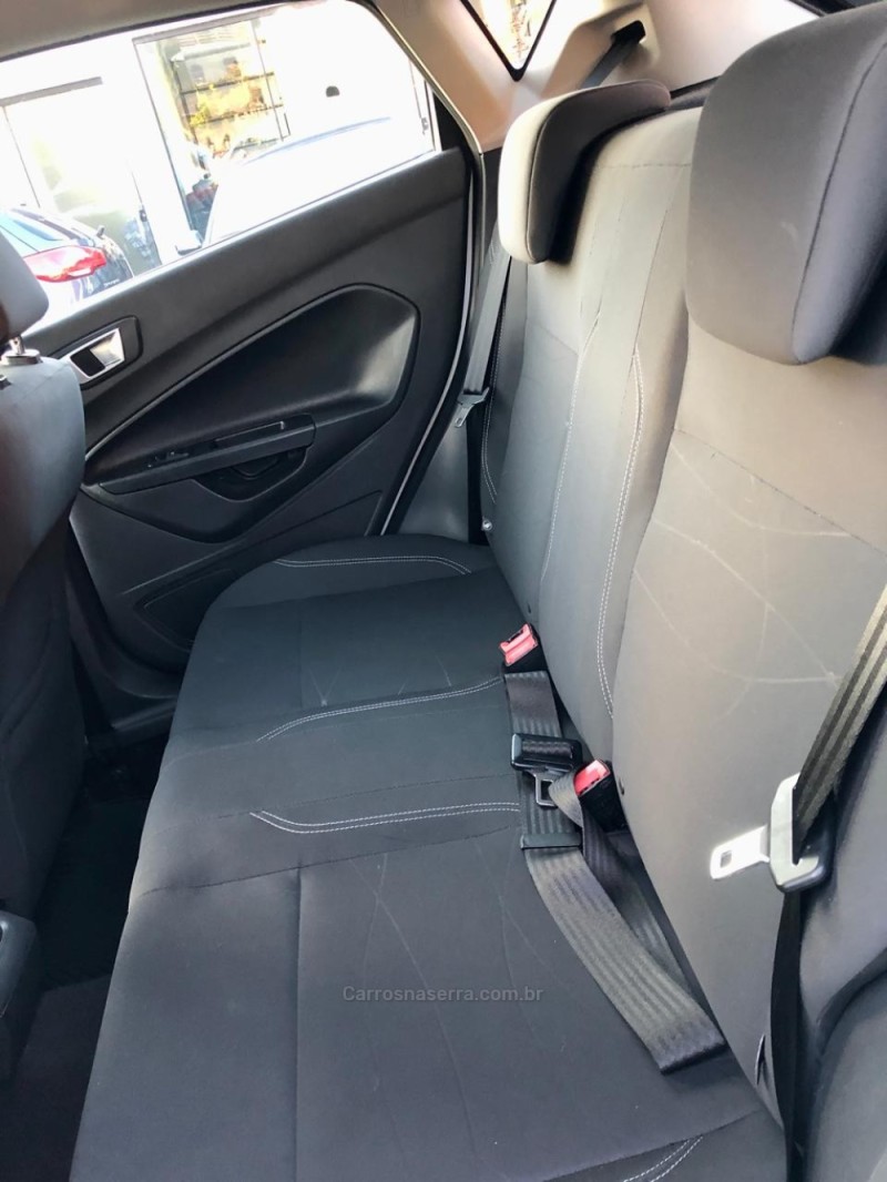 FIESTA 1.5 SE HATCH 16V FLEX 4P MANUAL - 2016 - SERAFINA CORRêA