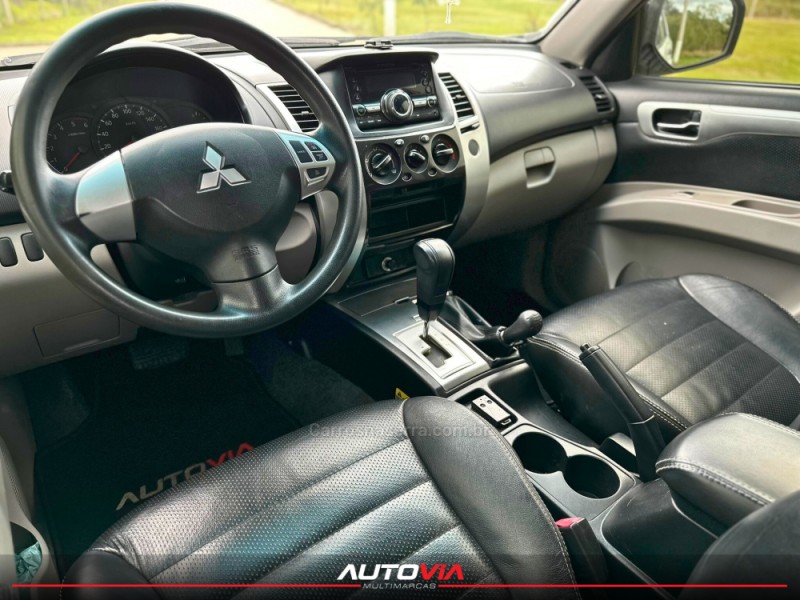 PAJERO DAKAR 3.2 HPE S 4X4 7 LUGARES 16V TURBO INTERCOOLER DIESEL 4P AUTOMÁTICO - 2014 - SAPIRANGA