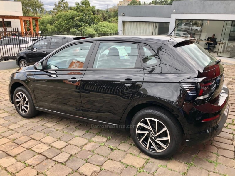 POLO 1.0 MPI TRACK 4P MANUAL - 2023 - SERAFINA CORRêA