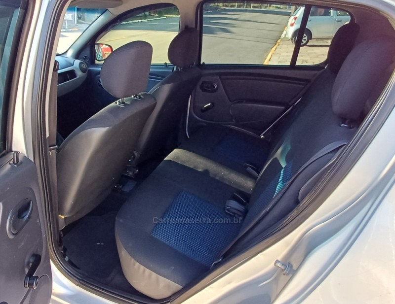 SANDERO 1.0 AUTHENTIQUE 16V FLEX 4P MANUAL - 2010 - FARROUPILHA