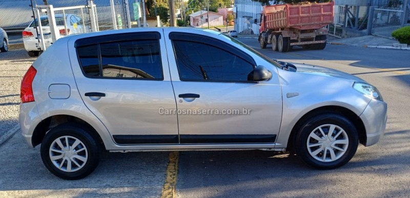 SANDERO 1.0 AUTHENTIQUE 16V FLEX 4P MANUAL - 2010 - FARROUPILHA