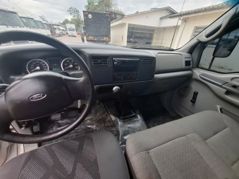F-350 3.9 TURBO INTERCOOLER DIESEL 2P MANUAL - 2015 - PORTãO