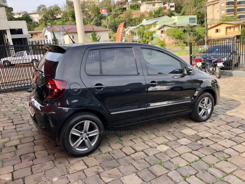 FOX 1.0 MI BLACKFOX 8V FLEX 4P MANUAL - 2013 - SERAFINA CORRêA