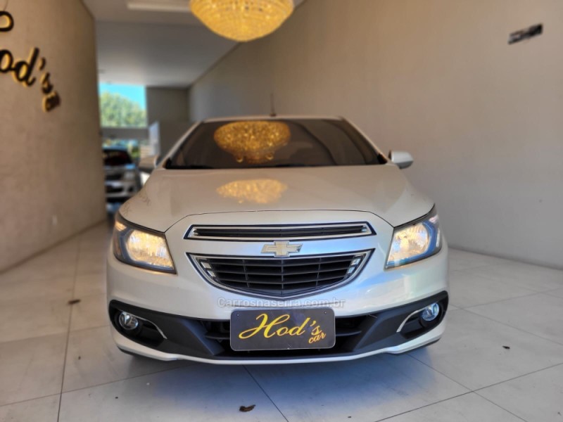 ONIX 1.4 MPFI LTZ 8V FLEX 4P MANUAL - 2014 - CANELA