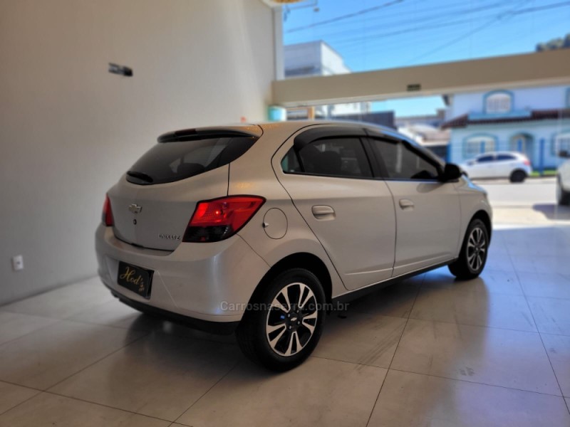 ONIX 1.4 MPFI LTZ 8V FLEX 4P MANUAL - 2014 - CANELA