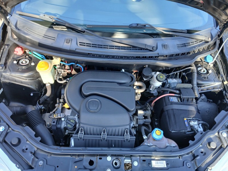 UNO 1.0 EVO VIVACE 8V FLEX 4P MANUAL - 2014 - FARROUPILHA