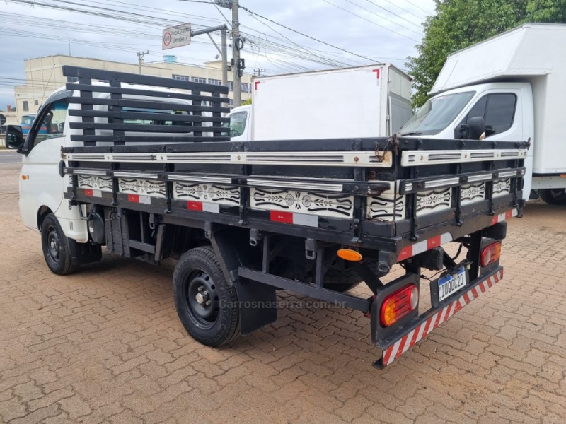 HR 2.5 TCI HD LONGO SEM CAÇAMBA 4X2 8V 97CV TURBO INTERCOOLER DIESEL 2P MANUAL - 2014 - PORTãO