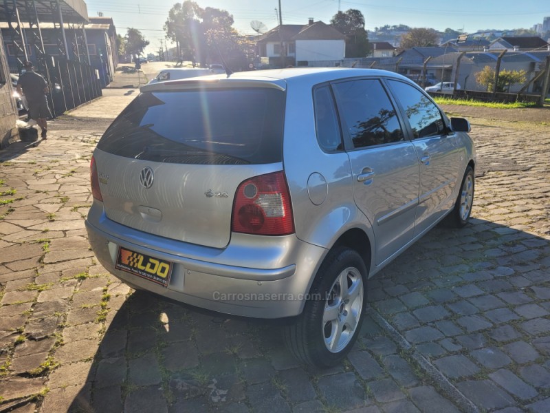 POLO 2.0 MI 8V GASOLINA 4P MANUAL - 2003 - CAXIAS DO SUL