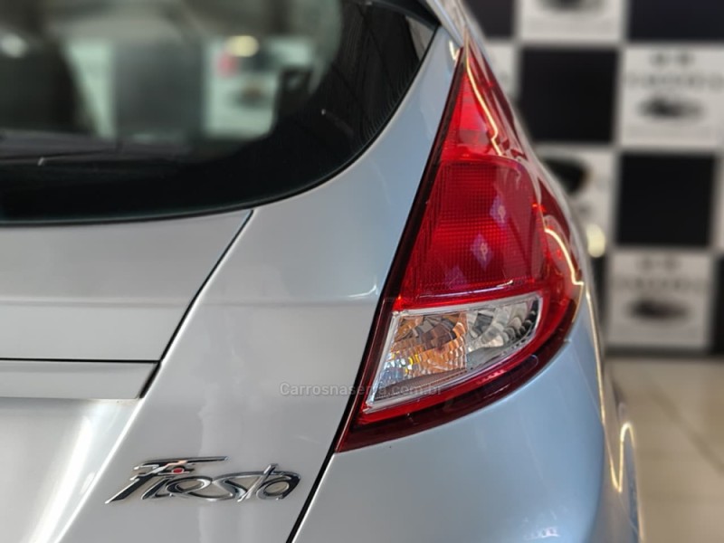FIESTA 1.6 SE HATCH 16V FLEX 4P MANUAL - 2017 - NOVO HAMBURGO