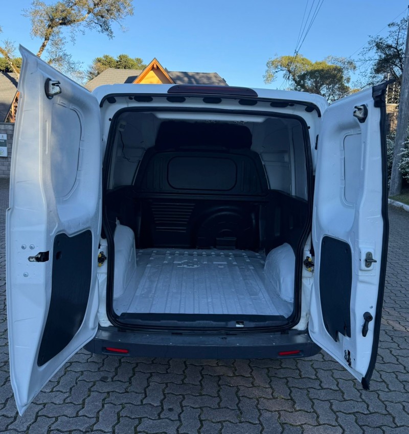 FIORINO 1.4 MPI FURGÃO 8V FLEX 2P MANUAL - 2017 - CANELA