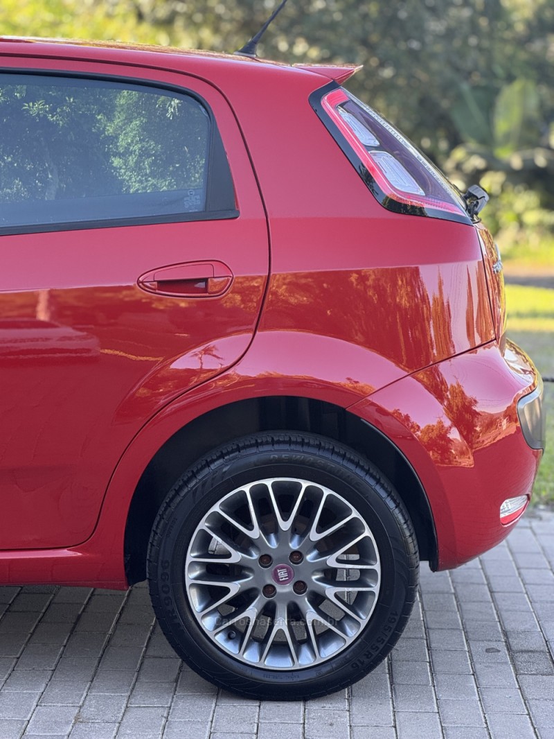 PUNTO 1.6 ESSENCE 16V FLEX 4P MANUAL - 2013 - ENCANTADO