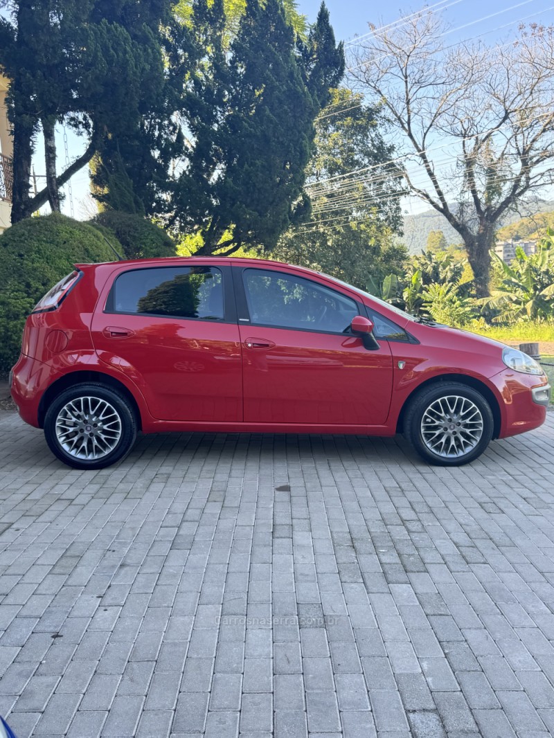 PUNTO 1.6 ESSENCE 16V FLEX 4P MANUAL - 2013 - ENCANTADO