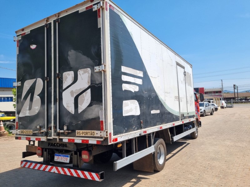 8-150 E DELIVERY - 2009 - PORTãO