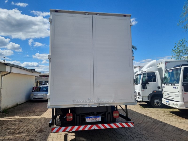 8-150 E DELIVERY - 2009 - PORTãO