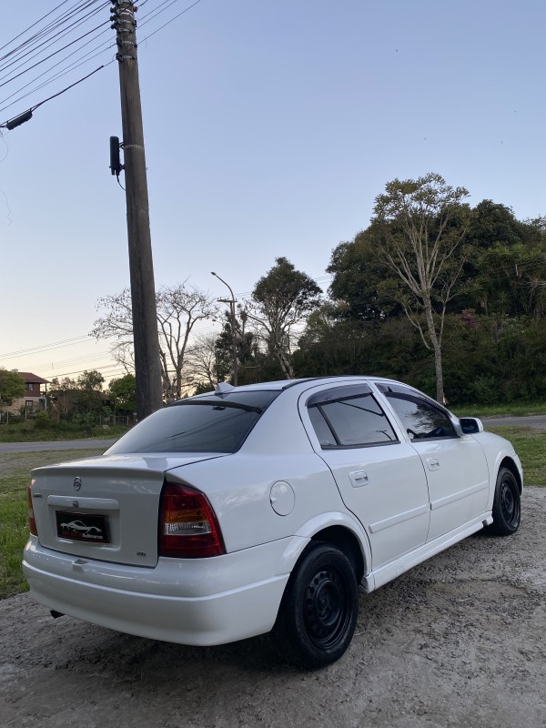 ASTRA 1.8 MPFI GL SEDAN 8V GASOLINA 4P MANUAL - 1999 - CAXIAS DO SUL
