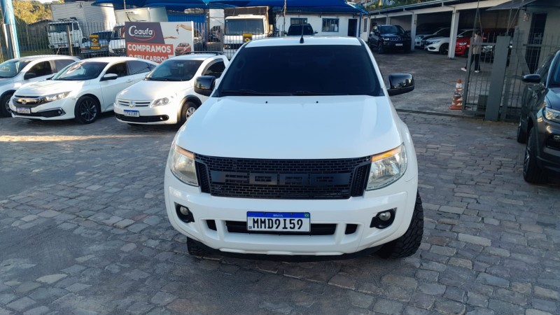 RANGER 3.2 XLT 4X4 CD 20V DIESEL 4P MANUAL - 2014 - FARROUPILHA