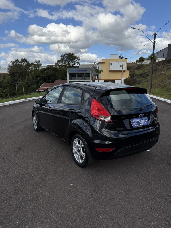 FIESTA 1.5 SE HATCH 16V FLEX 4P MANUAL - 2014 - FARROUPILHA