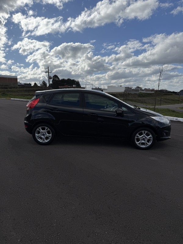 FIESTA 1.5 SE HATCH 16V FLEX 4P MANUAL - 2014 - FARROUPILHA