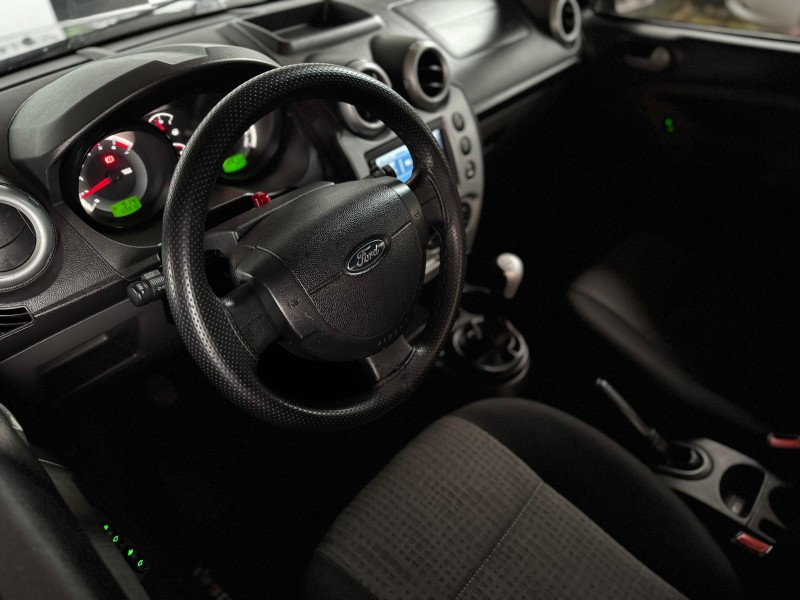 FIESTA 1.6 MPI SEDAN 8V FLEX 4P MANUAL - 2011 - CAXIAS DO SUL