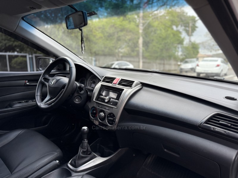 CITY 1.5 DX 16V FLEX 4P MANUAL - 2013 - PAROBé