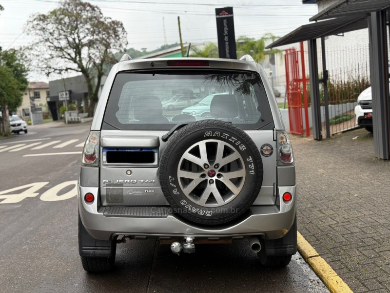 PAJERO TR4 2.0 4X4 16V 140CV FLEX 4P AUTOMÁTICO - 2012 - PAROBé