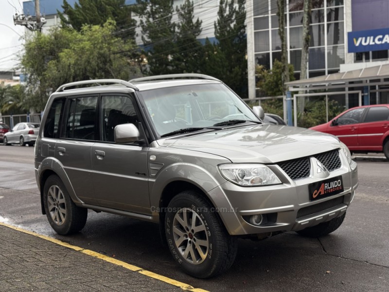 pajero tr4 2.0 4x4 16v 140cv flex 4p automatico 2012 parobe