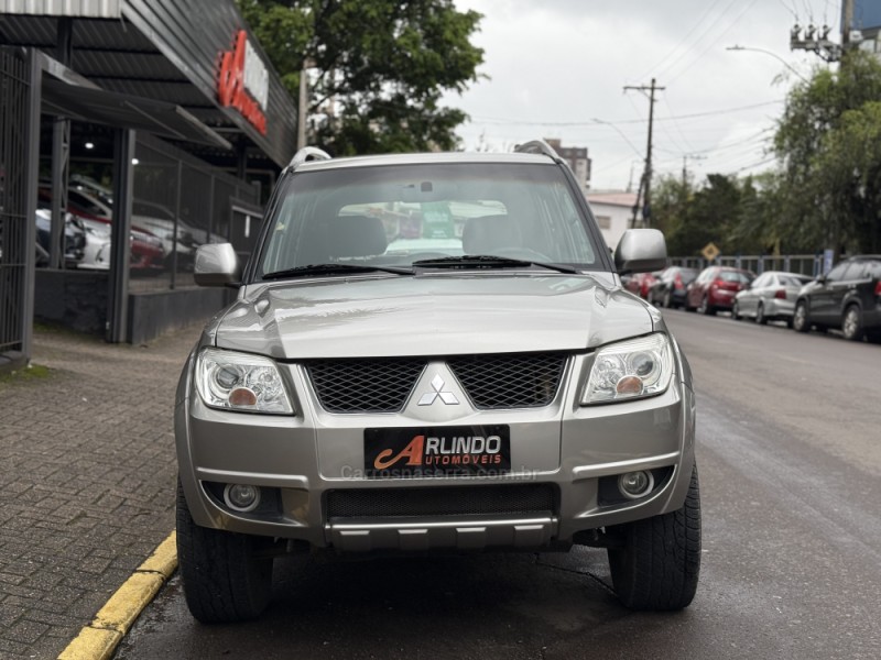 PAJERO TR4 2.0 4X4 16V 140CV FLEX 4P AUTOMÁTICO - 2012 - PAROBé