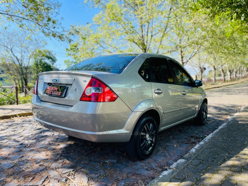 FIESTA 1.6 MPI SEDAN 8V FLEX 4P MANUAL - 2010 - NOVO HAMBURGO