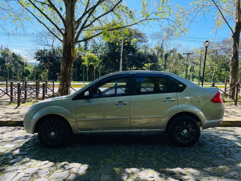 FIESTA 1.6 MPI SEDAN 8V FLEX 4P MANUAL - 2010 - NOVO HAMBURGO